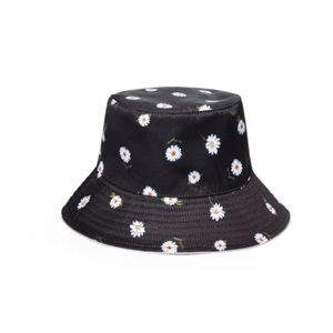 Alice + Olivia by Stacy Bendet FitFabFun Daisy/White Reversible Bucket H…